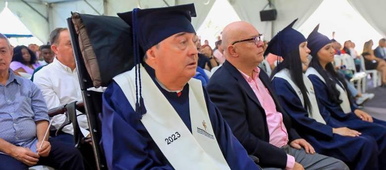 Luis Fernando Montoya durante la ceremonia de graduación.