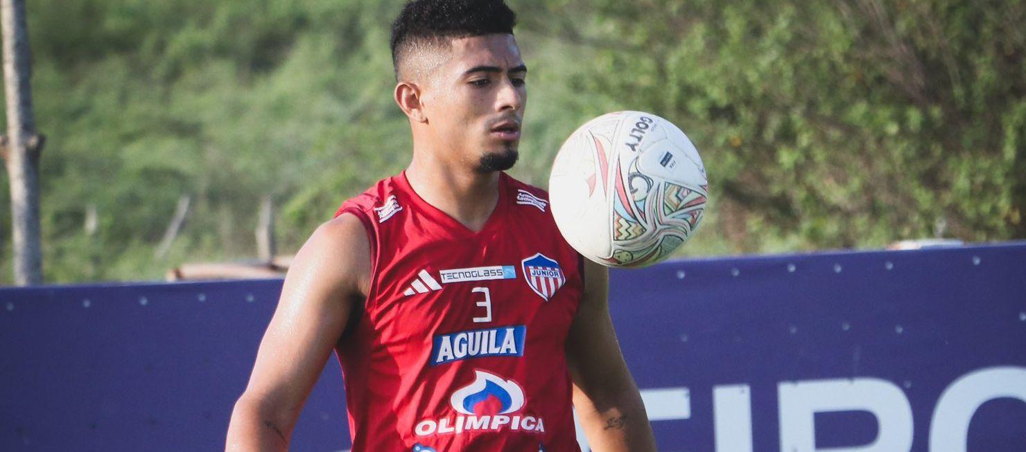 Edwin Herrera será el lateral izquierdo de Junior en reemplazo de Gabriel Fuentes.