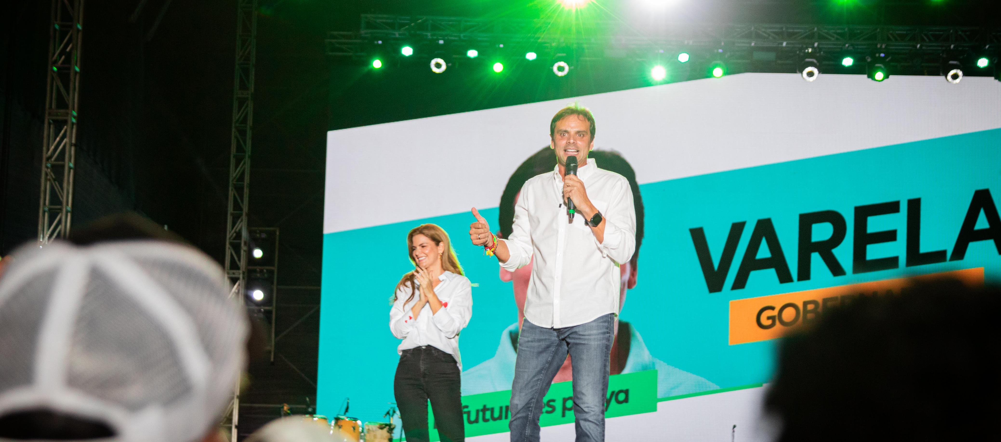 Alfredo Varela en su cierre de campaña en la Plaza de la Paz. 