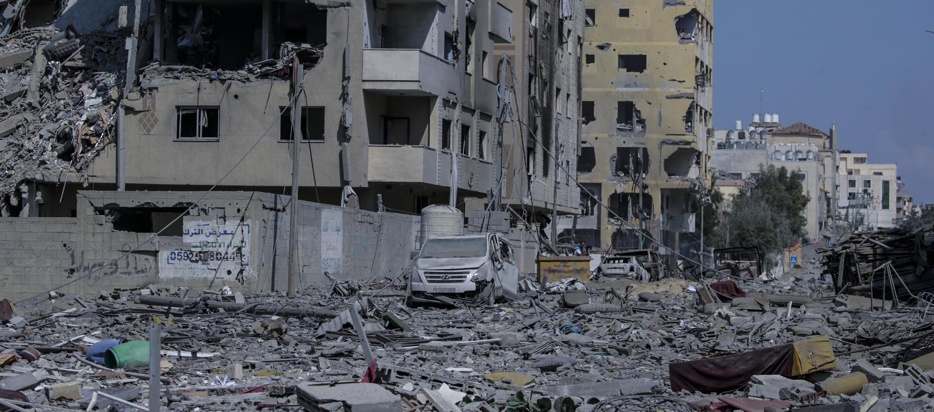 Desolación en Gaza tras los ataques aéreos israelíes luego de la emboscada de Hamás en suelo judío. 