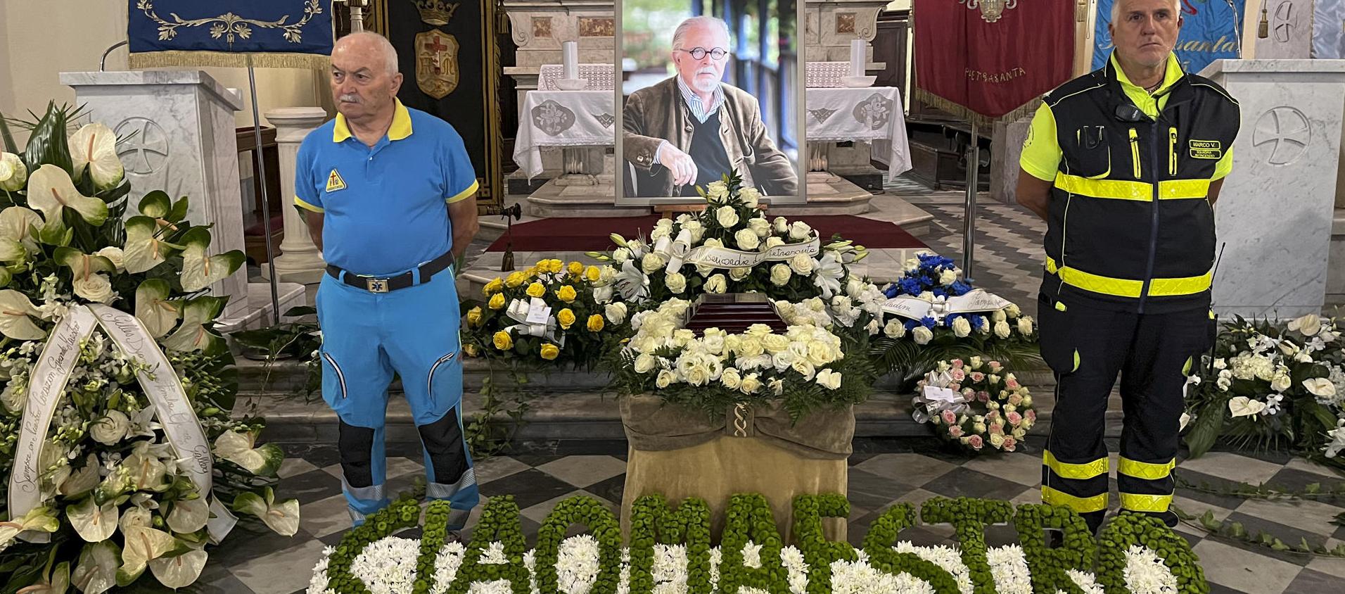 Homenaje en la capilla ardiente del artista Fernando Botero en la iglesia de la Misericordia de Pietrasanta, Italia.