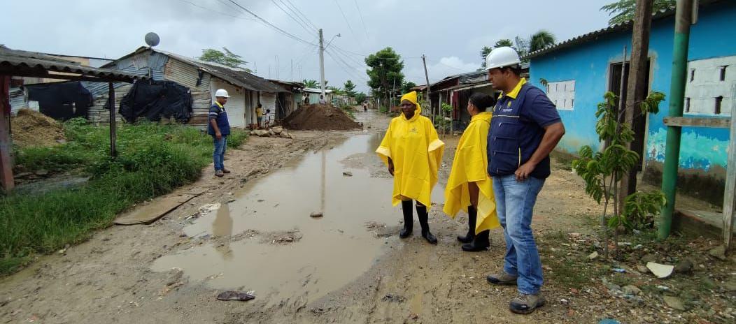 Funcionarios de Gestión del Riesgo atendiendo una de las emergencias.