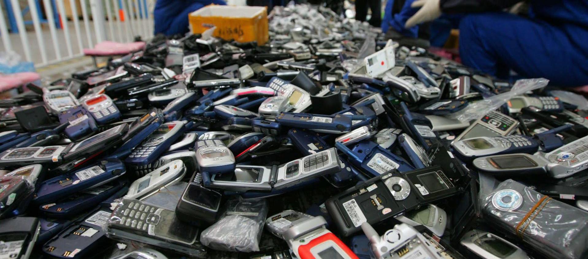 Celulares desechados. 