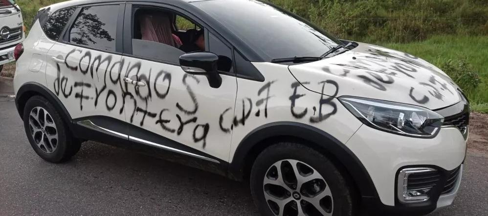 Uno de los vehículos violentados.