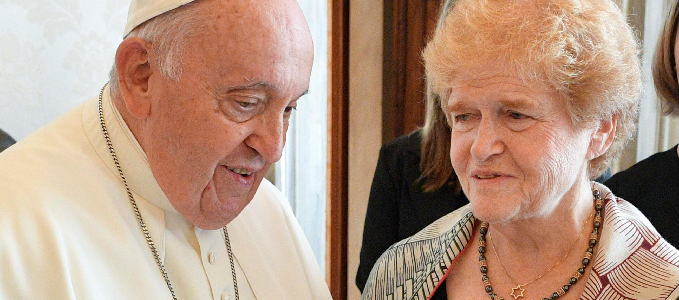 La Enviada Especial de EE.UU. para monitorear y combatir el antisemitismo, Deborah Lipstadt, se reunió hoy con el Papa