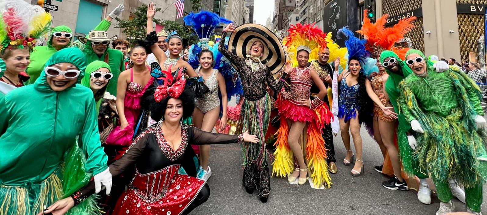 Reina Melissa Cure Villa y su comitiva.