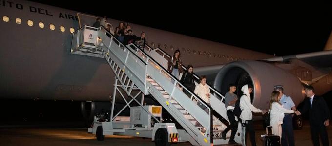 Uno de los aviones que ayudó a la evacuación de ciudadanos en Israel. 