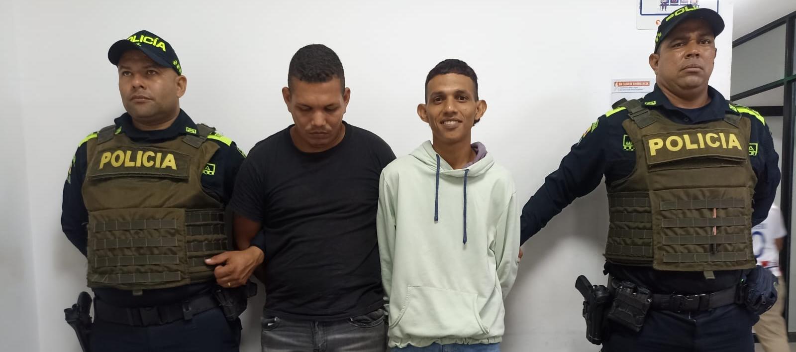 Dos capturados por disparar contra restaurante en Soledad.