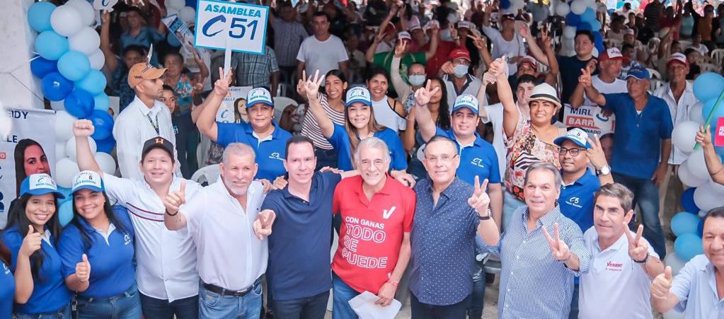 Federico Ucrós junto al candidato a la Gobernación Eduardo Verano.