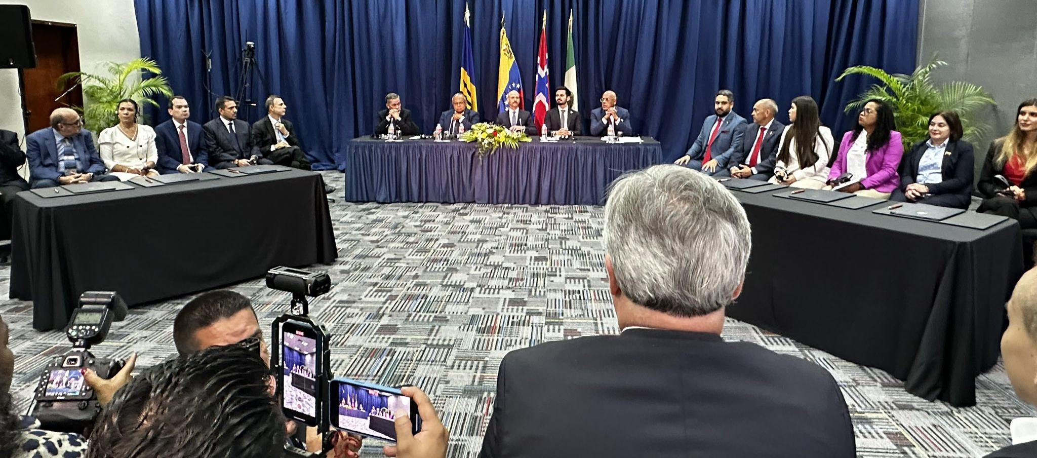 Gobierno de Venezuela y oposición en Barbados.