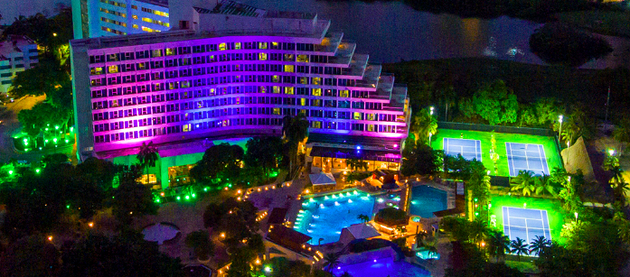 La magia de la noche en el hotel Hilton Cartagena.
