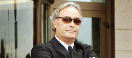 Carlos Iglesias, hermano del cantante Julio Iglesias.