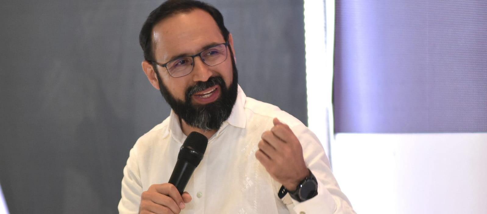 Andrés Camacho, Ministro de Minas y Energía.