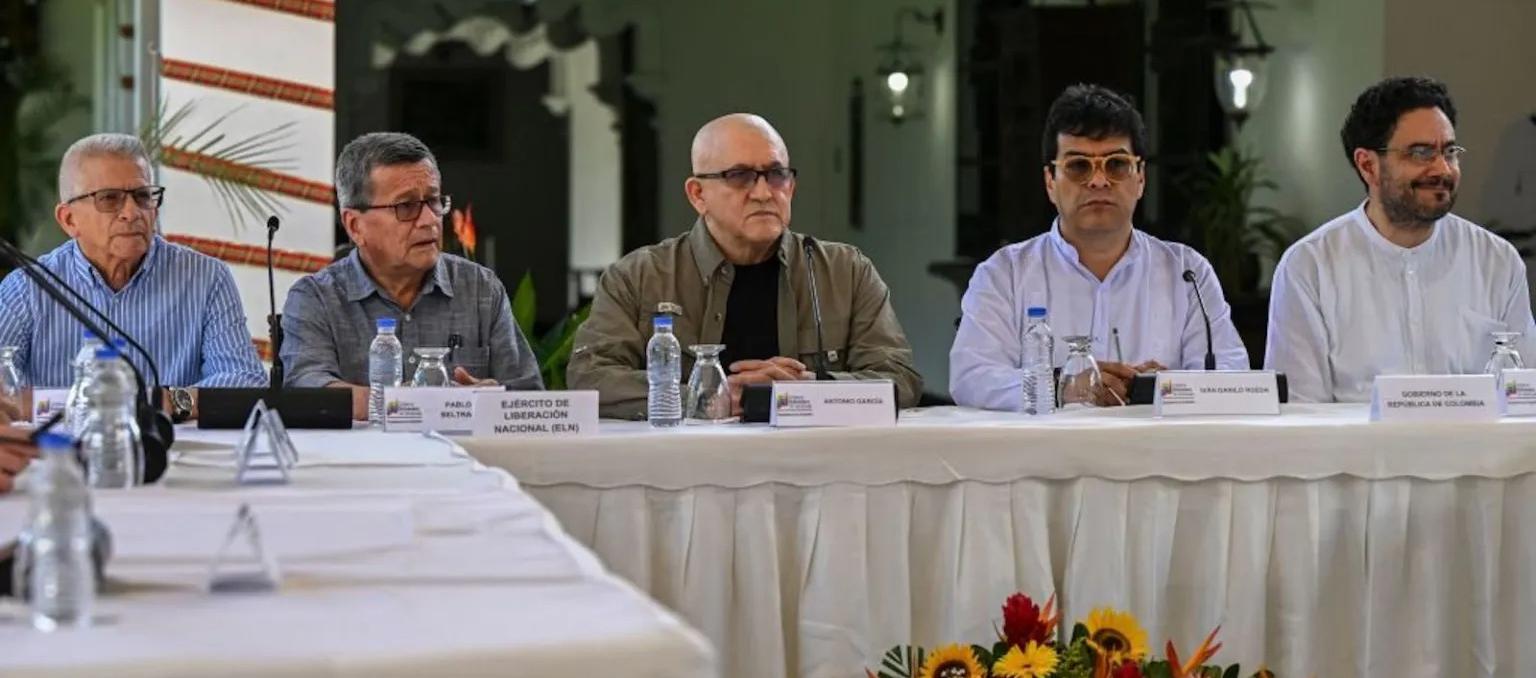 Una sesión de diálogos del Gobierno y el ELN.