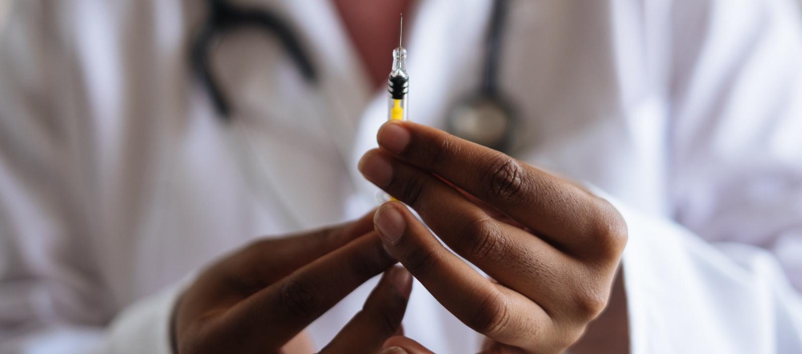 Vacuna japonesa contra el dengue. Imagen referencial.