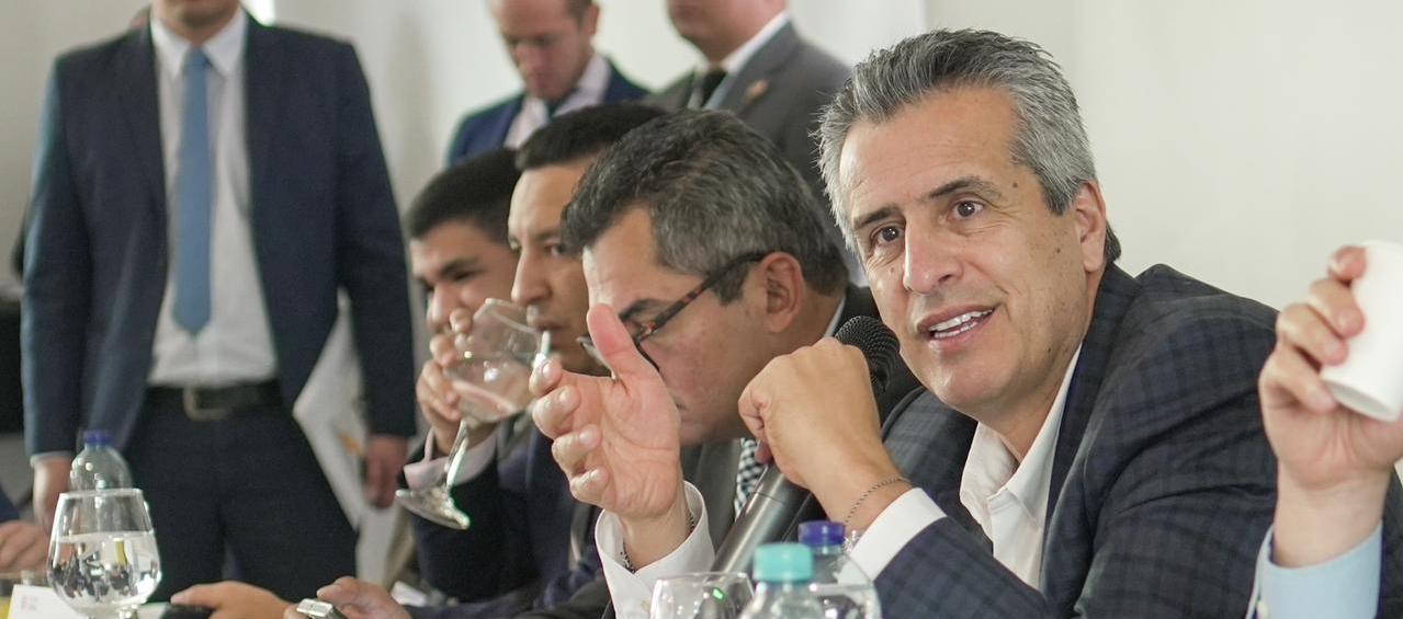 Luis Fernando Velasco, Ministro del Interior.