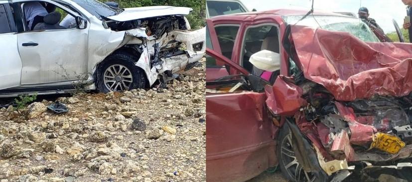 Los dos vehículos involucrados en el accidente en La Guajira