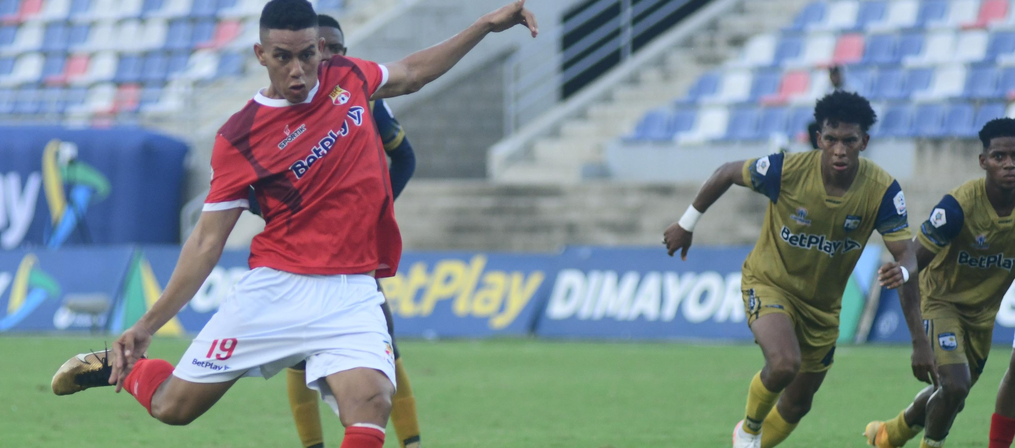 La pena máxima ejecutada por Stiwar Acuña, que marcó en segunda instancia luego de que atajara el portero Juan Jaramillo. 