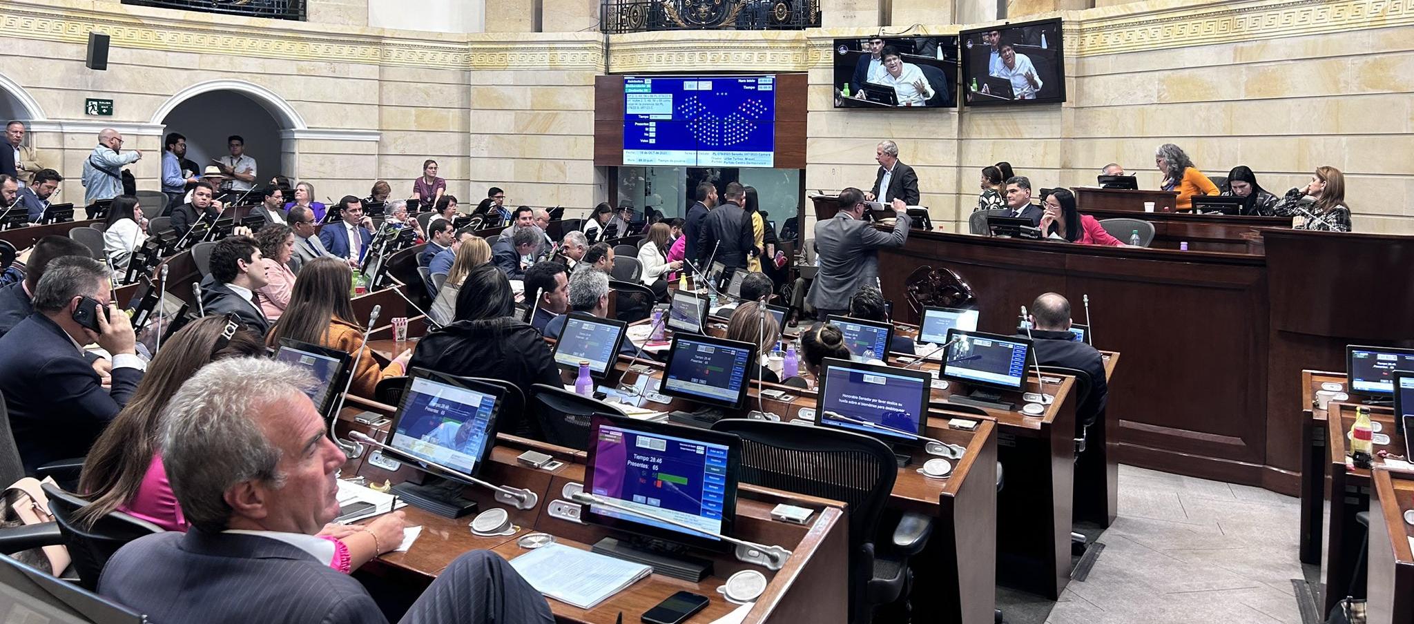 Sesiones simutáneas de Senado y Cámara