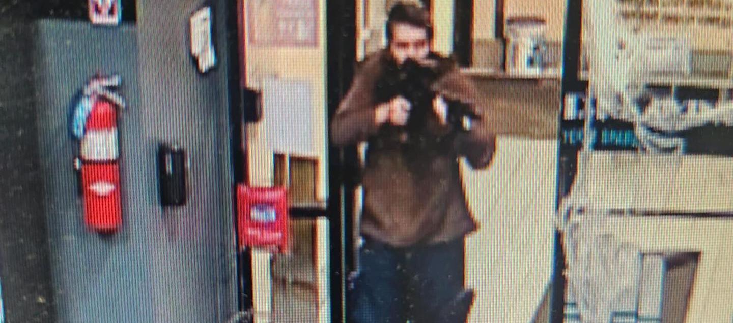 Imágenes de Robert Card, el presunto autor del tiroteo de Maine