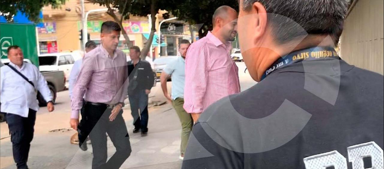 El fiscal Mario Burgos el pasado 24 de agosto cuando llegaba al edificio de la Fiscalía en Barranquilla.