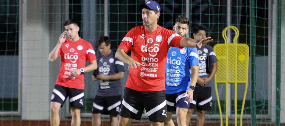 Daniel Garnero durante un entrenamiento de la selección paraguaya. 