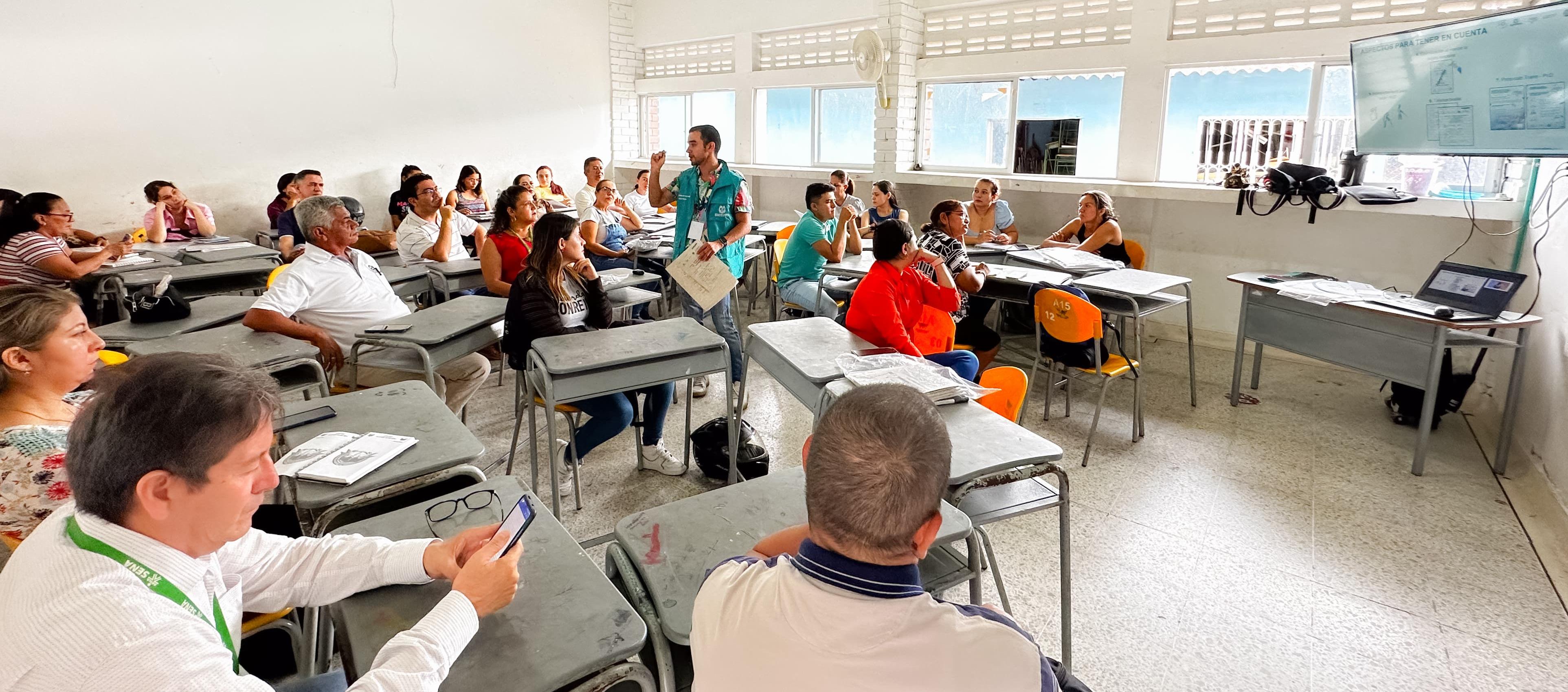 Capacitación para los jurados de votación.