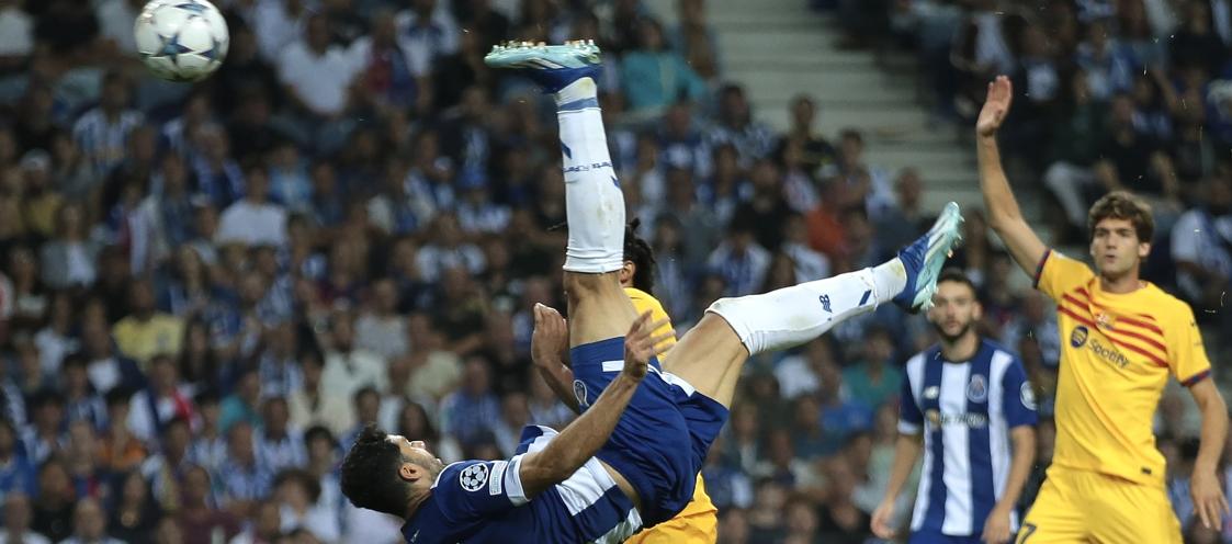Mehdi Taremi marcó gol con esta chilena, pero fue invalidado por fuera de juego.
