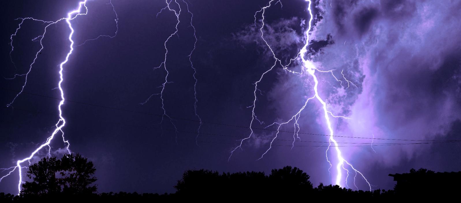 Imagen de referencia de varias descargas eléctricas