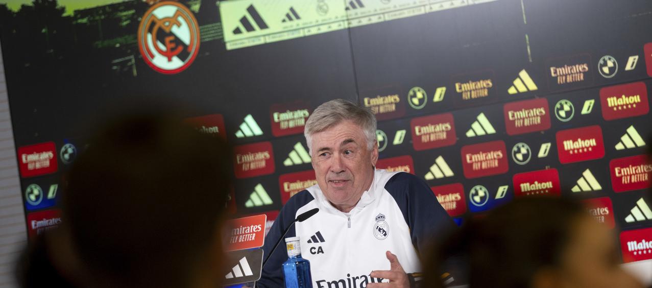 Carlo Ancelotti, entrenador del Real Madrid, en conferencia de prensa este sábado. 