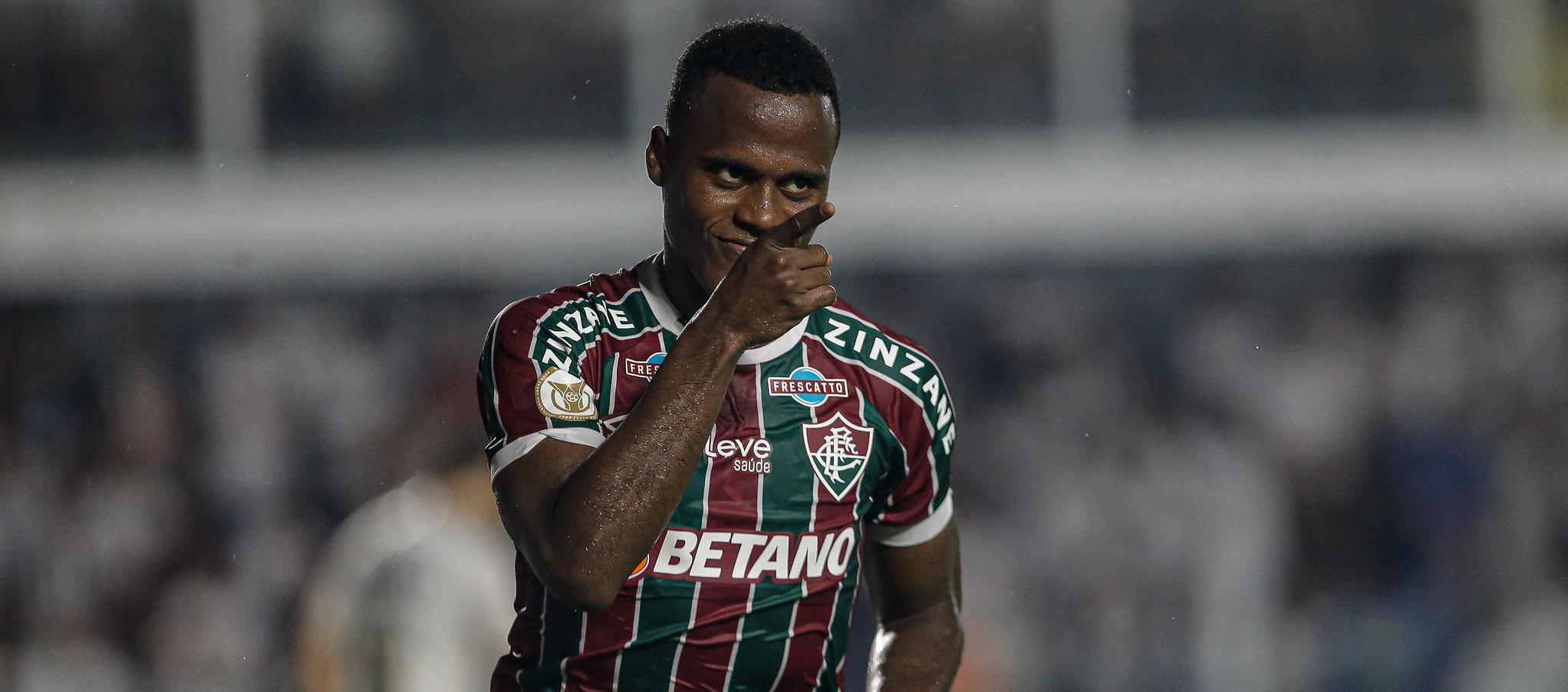 Jhon Arias celebra tras marcar el segundo gol de Fluminense contra Santos. 