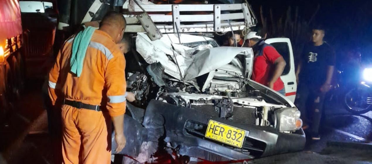 Camión donde se movilizaba la víctima mortal con su cuñado. 