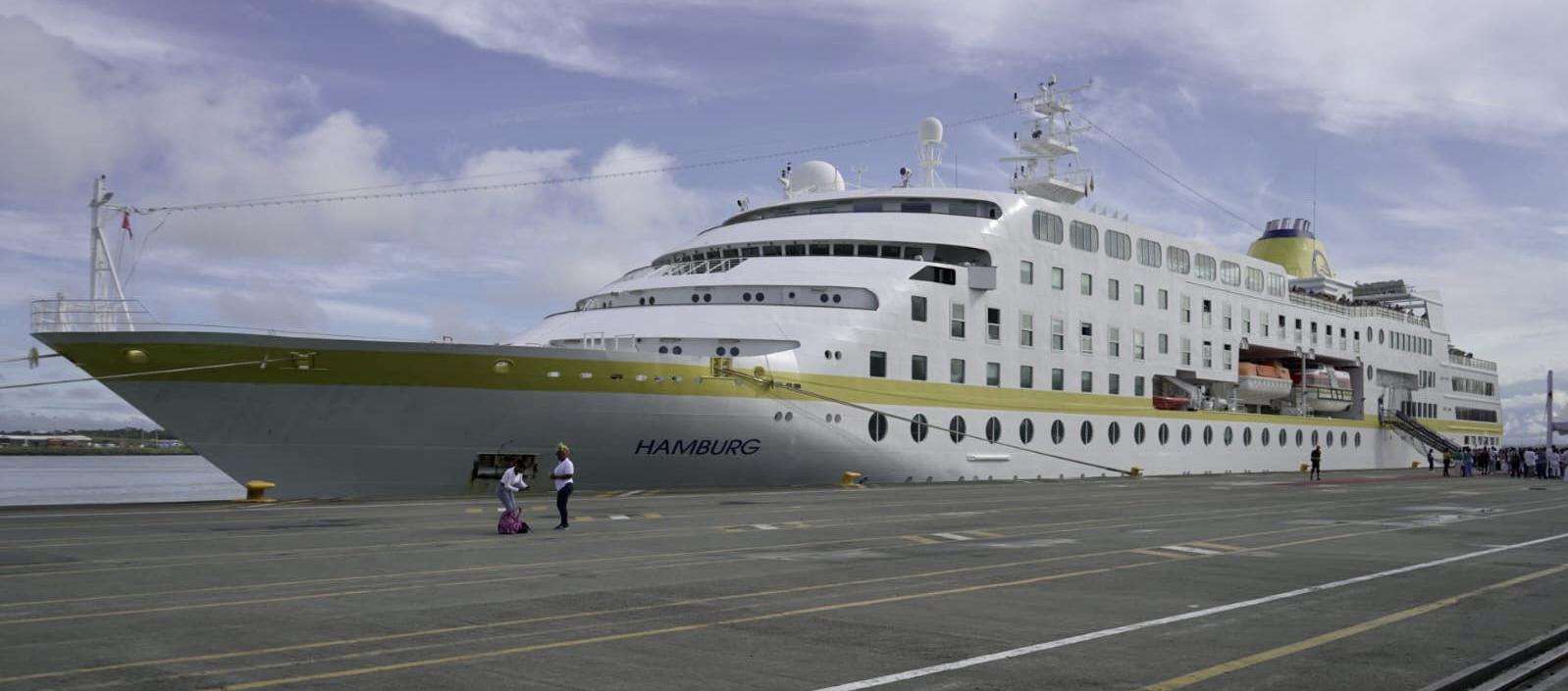 El crucero MS Hamburg en la Sociedad Portuaria de Buenaventura.
