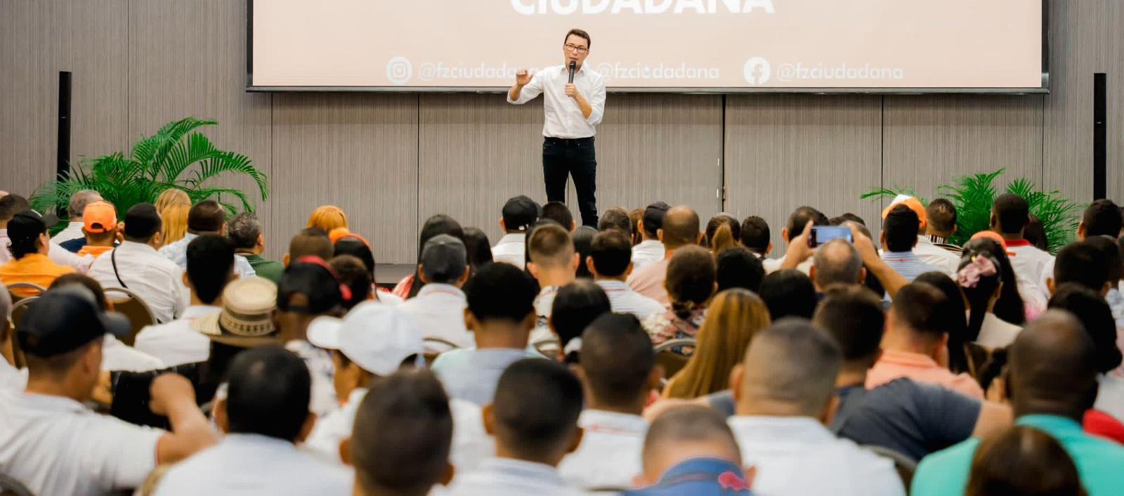 El fundador y presidente de Fuerza Ciudadana, Carlos Caicedo, en el encuentro nacional de su colectividad