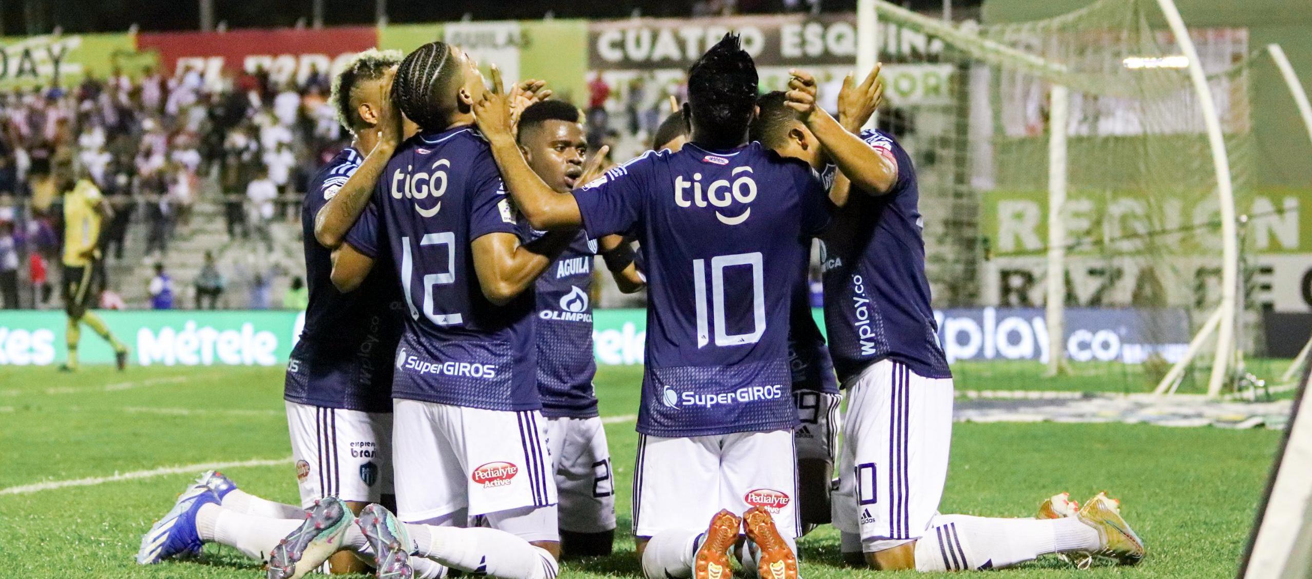 El festejo del gol de Carlos Bacca, que puso en ventaja al Junior. 