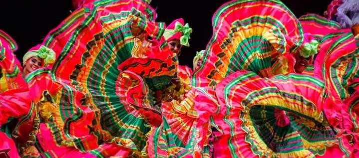 Danzas de Mónica Lindo.