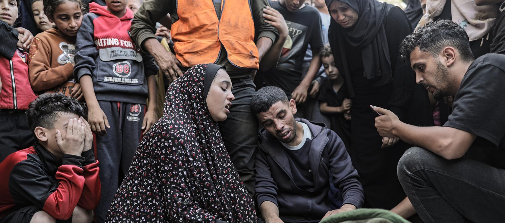 Familiares de palestinos asesinados en medio del actual conflicto entre Israel y Hamás.