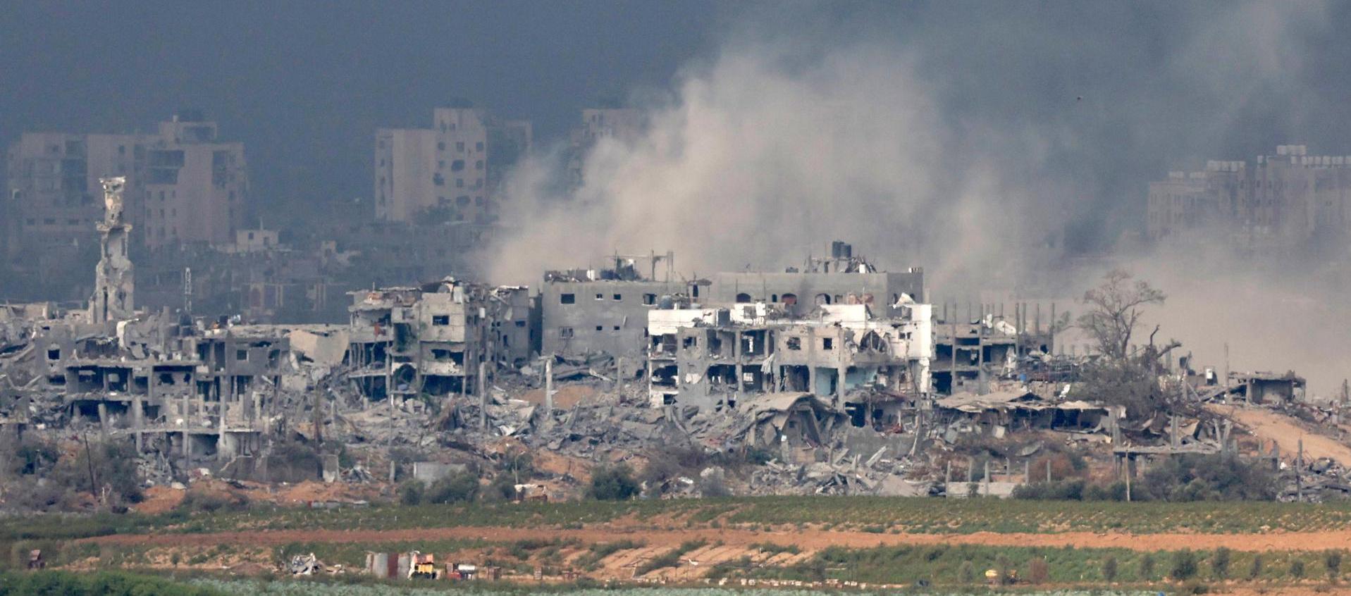 Desastres que dejó el impacto de un ataque aéreo israelí.