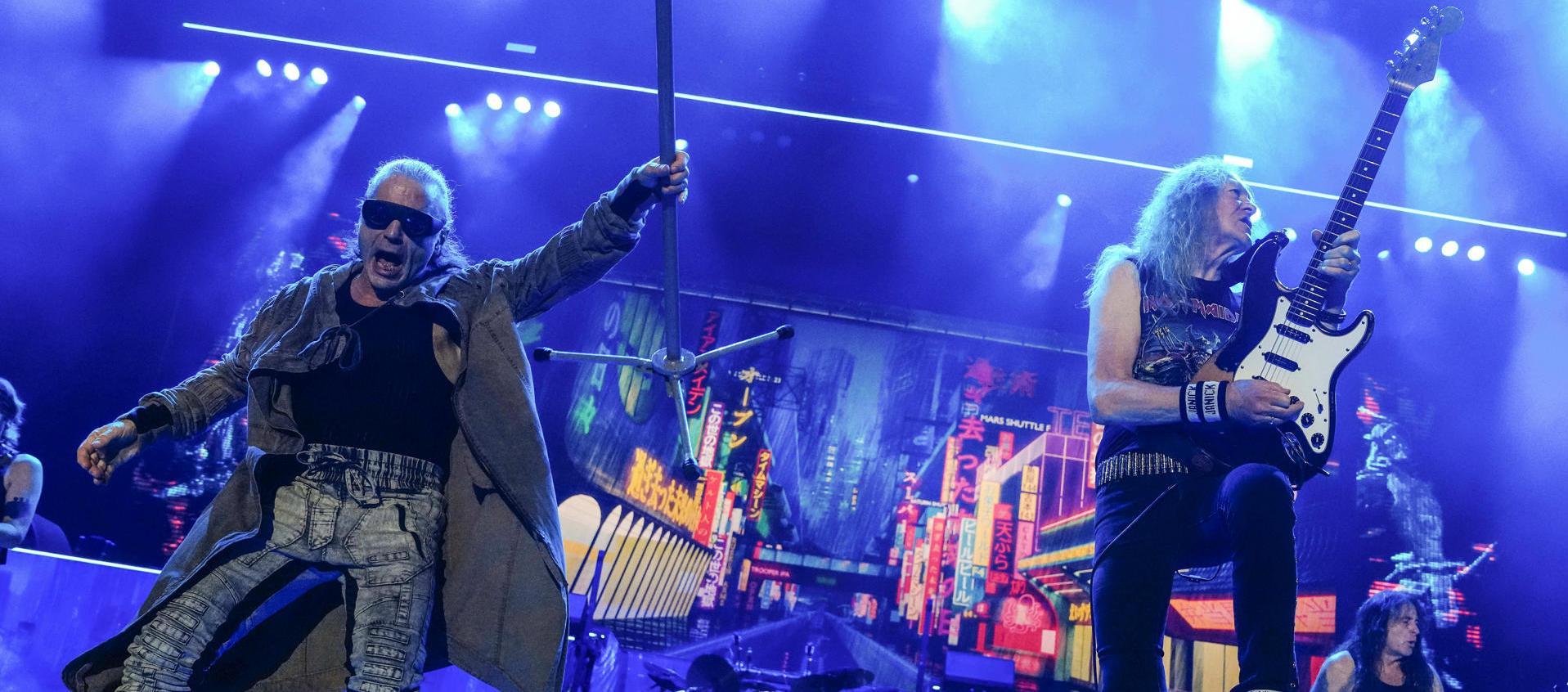 La banda británica de heavy metal Iron Maiden.