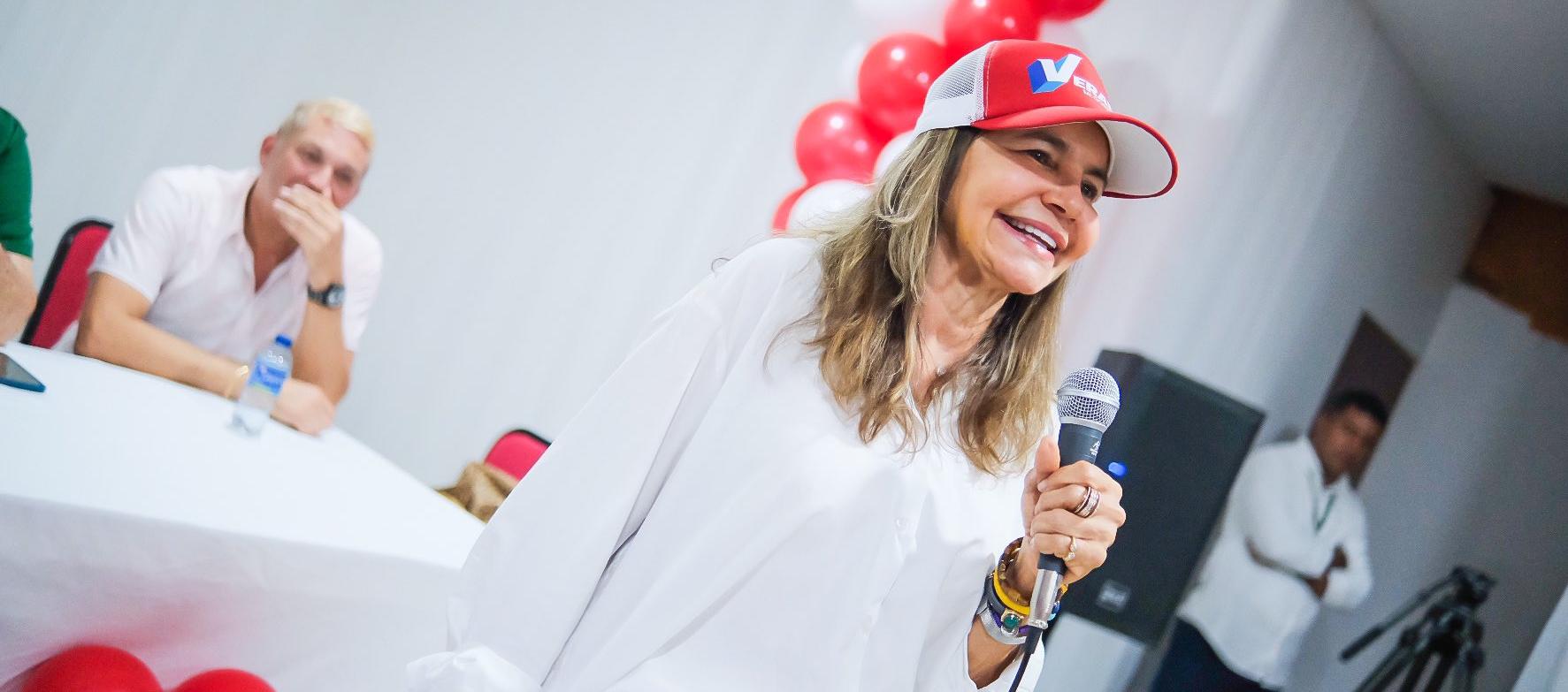 La diputada Lourdes López.