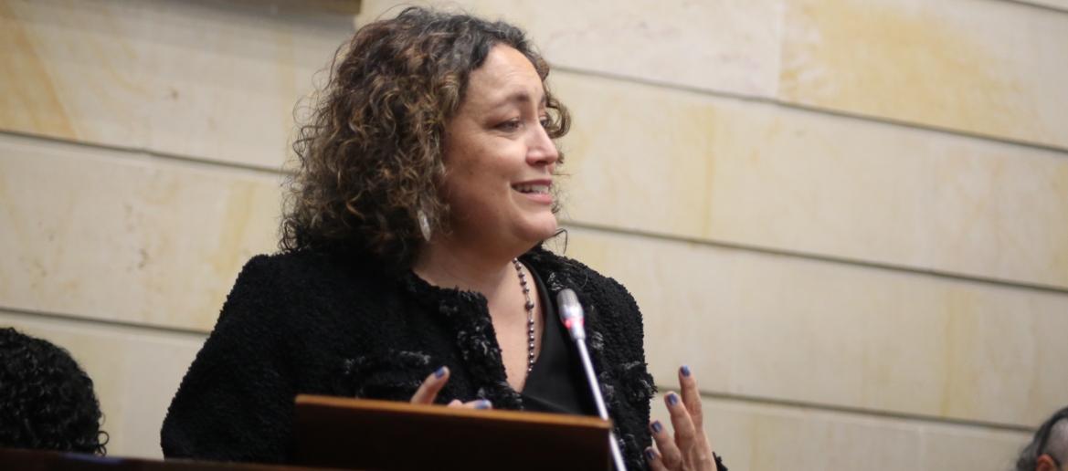 La senadora Angélica Lozano.