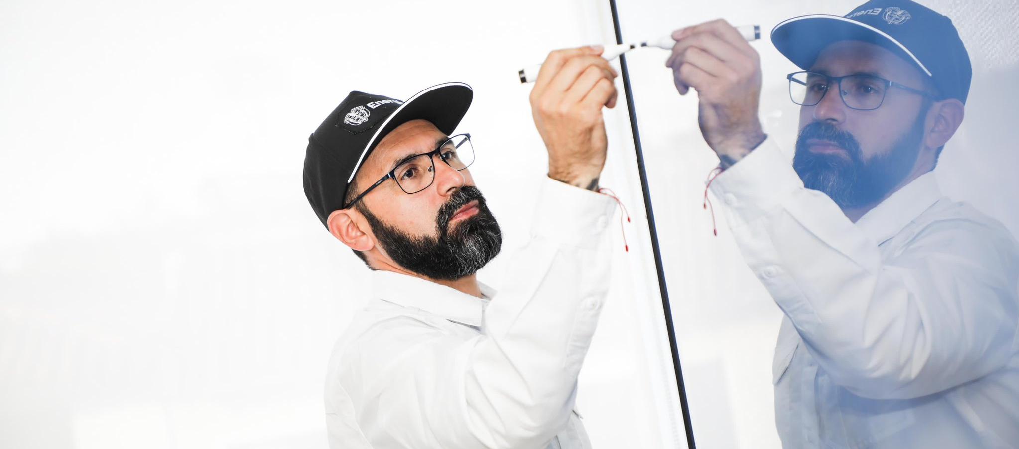 El ministro de Minas y Energía, Ómar Andrés Camacho Morales.