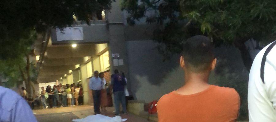 La estudiante murió en el acto. 