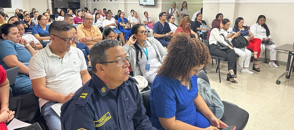 Reunión de trabajadores de la salud.