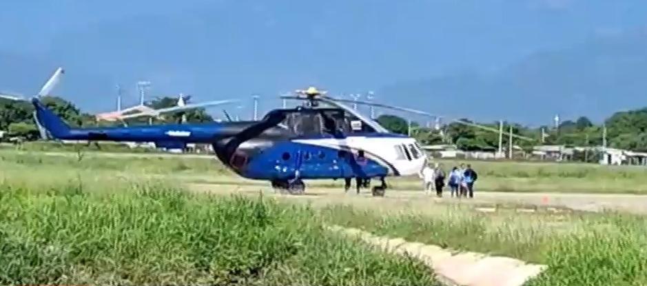 El helicóptero que moviliza a la Comisión Humanitaria.