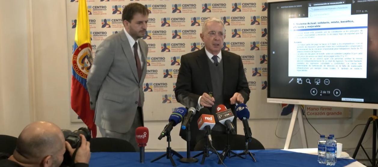 El representante Andrés Forero y el expresidente Álvaro Uribe.