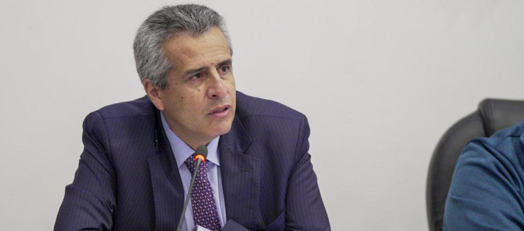 Luis Fernando Velasco, ministro del Interior.