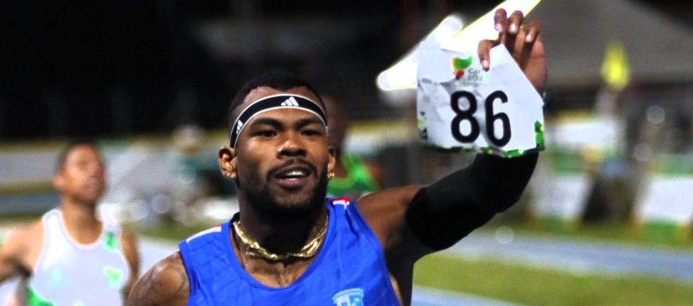 Anthony Zambrano llegando a la meta en los Juegos Nacionales.