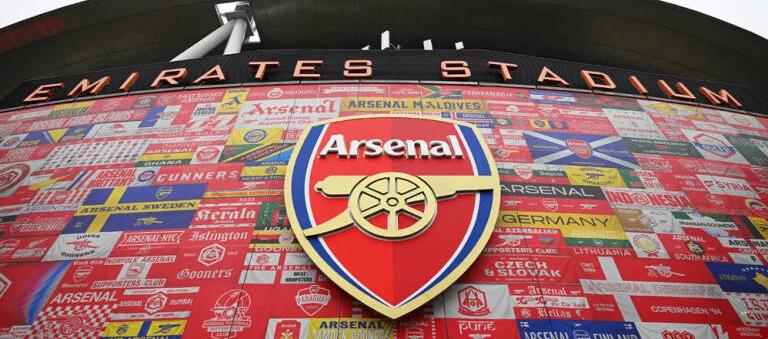 El Arsenal sub 18 jugaba ante Brighton & Hove Albion.