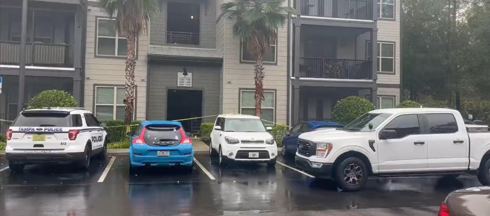 En este edificio de Tampa vivían Alejandra Molina y su hija de 14 años